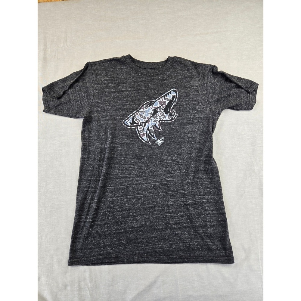 Fanatics Arizona Coyotes NHL Mens Medium Charcoal Heather Camo Logo T-Shirt